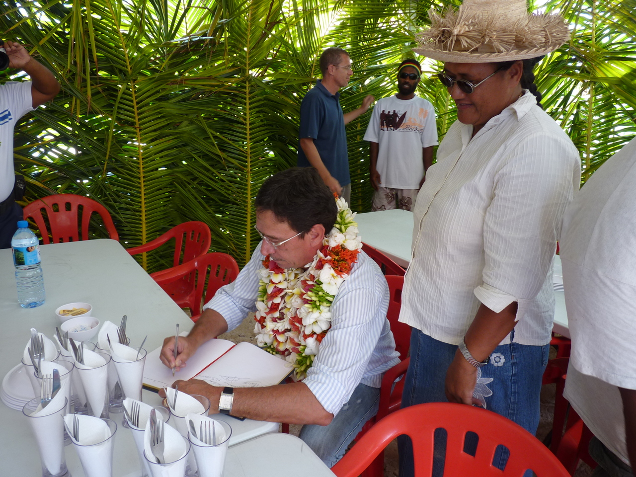 le book.JPG le book.JPG