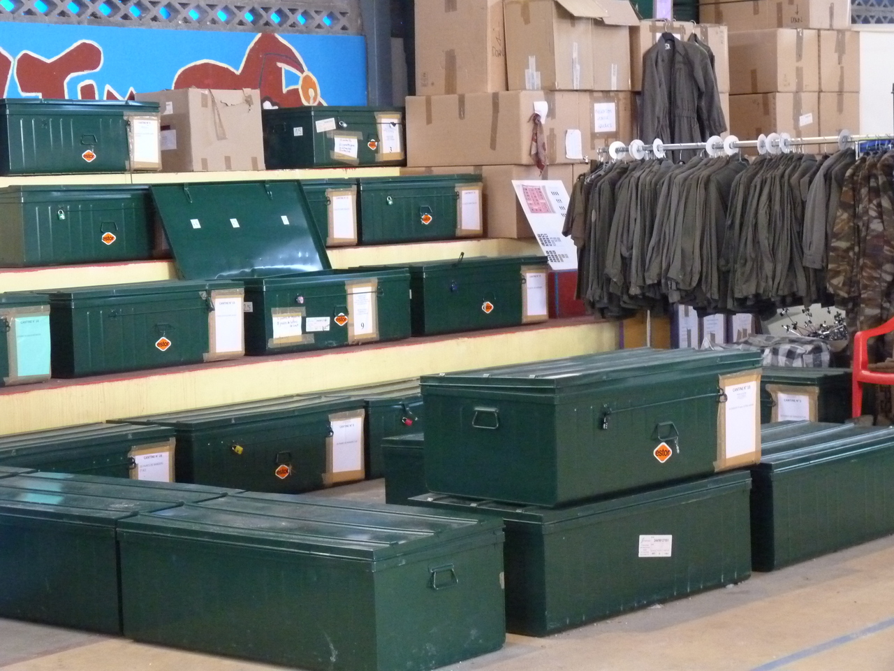 Les cantines.JPG Les cantines.JPG