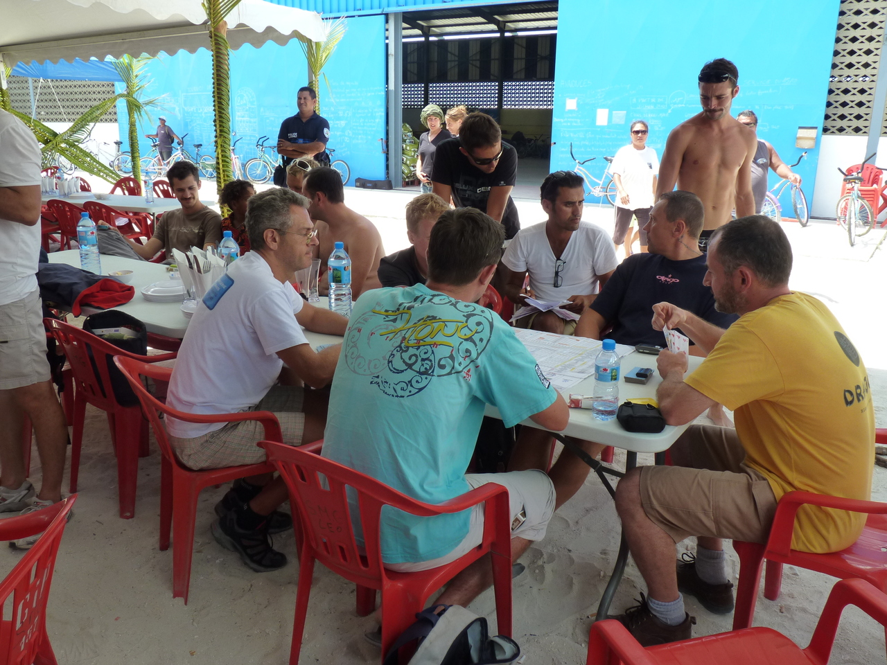 une petite belotte.JPG une petite belotte.JPG