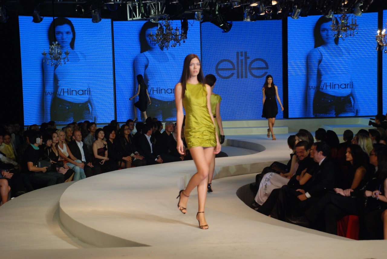 Hinarii TAHITI.jpg Hinarii TAHITI.jpg