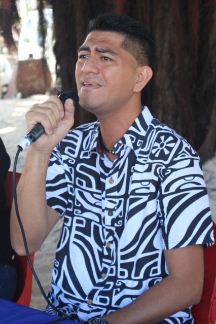 Teva Teoroi, voix. Teva Teoroi, voix.