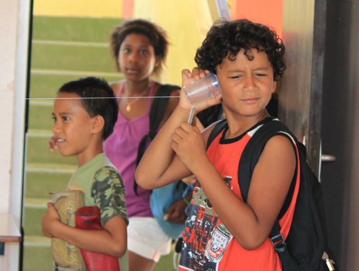 fête de la science 2010 physique amusante 1.jpg fête de la science 2010 physique amusante 1.jpg