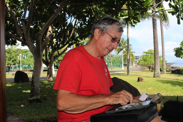 Roger Parodi de la Société d'astronomie de Tahiti (SAT).