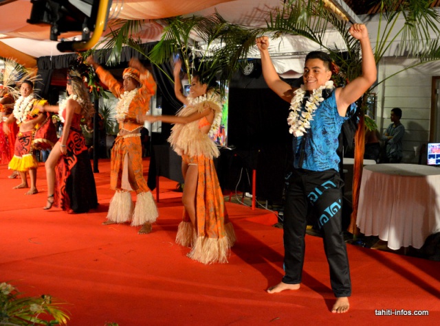 8-Passage en costumes traditionnels