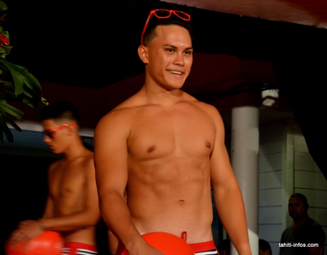 8-passage en maillot