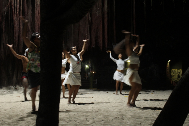 Répétition Pina'ina'i sur le paepae a Hiro de la Maison de la culture. Répétition Pina'ina'i sur le paepae a Hiro de la Maison de la culture.