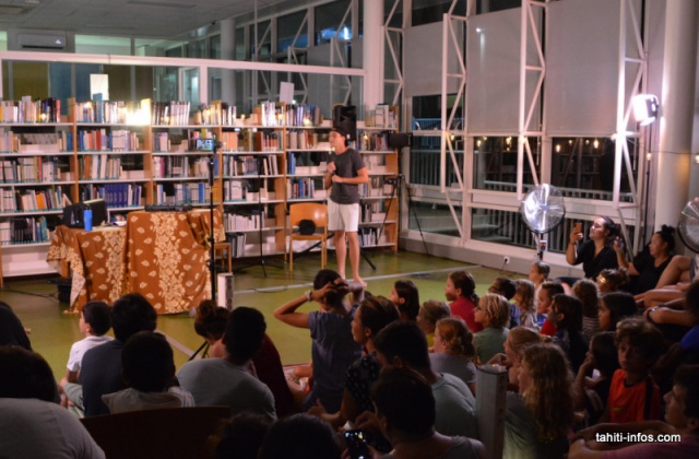 Ce jeune beatboxer a entrainé la foule