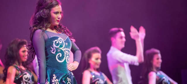Les danseuses et danseurs commencent la pratique du tap dance dès l'âge de 4 ou 5 ans. Les danseuses et danseurs commencent la pratique du tap dance dès l'âge de 4 ou 5 ans.