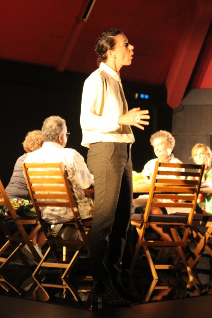 "Girls and boys" de Dennis Kelly, interprété par Constance Dollé. "Girls and boys" de Dennis Kelly, interprété par Constance Dollé.