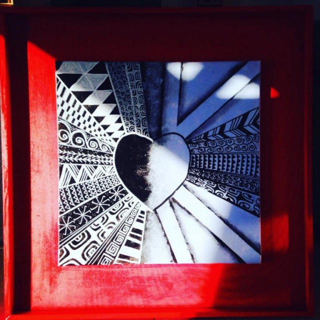 Mère et fille œuvrent ensemble.