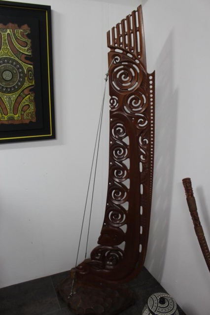 Sculpture sur bois, inspiré d'une proue de pirogue maori.