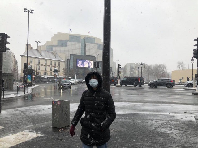 À Paris en attendant les répétitions.