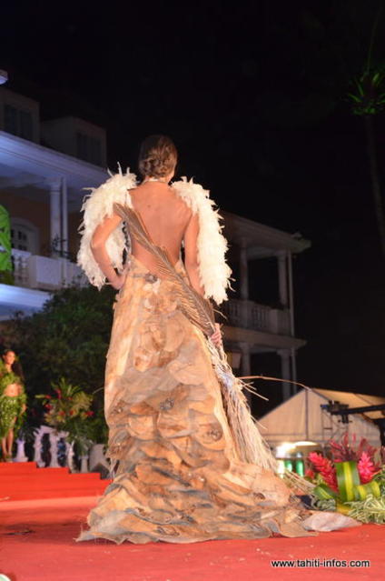 6- Hinarani De Longeaux, Miss Tahiti 2012 (dos) 6- Hinarani De Longeaux, Miss Tahiti 2012 (dos)