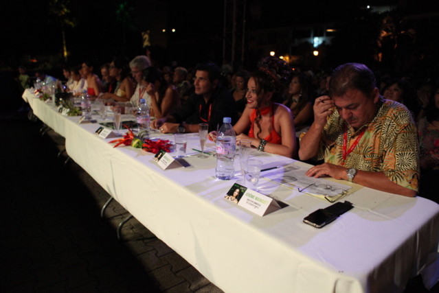 Le jury en pleine reflexion Le jury en pleine reflexion