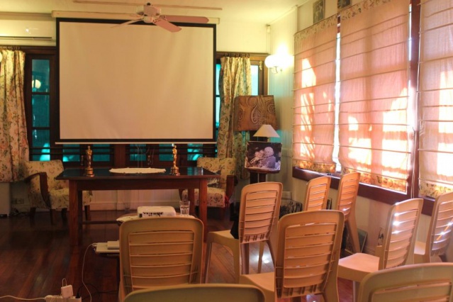 Ambiance projection au musée.