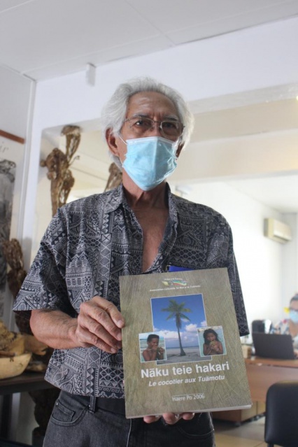Nāku teie hakari, le cocotier aux tuāamotu paru en 2006 chez Haere pō.