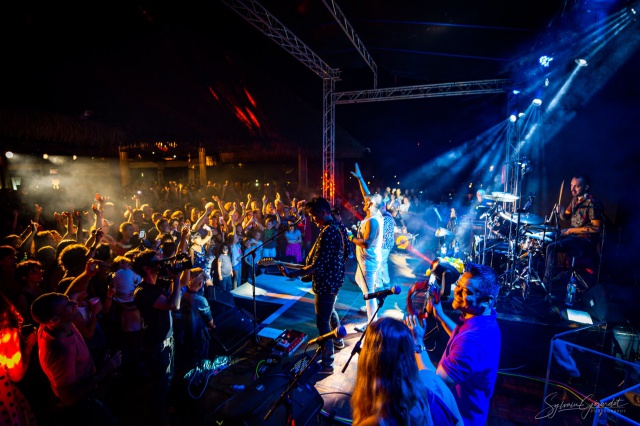 Le groupe lors d'un concert Queen by Lolita Rock. Le groupe lors d'un concert Queen by Lolita Rock.