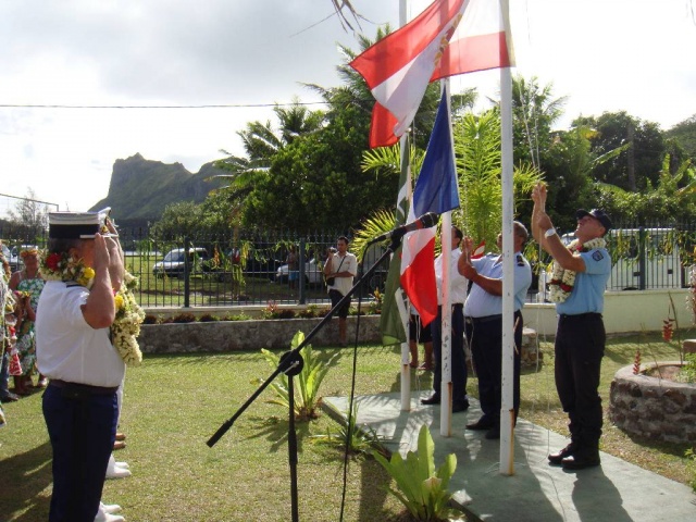 8- Levée des couleurs à la mairie 8- Levée des couleurs à la mairie