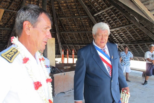 28 - Napuka-Accueil par le Maire de Napuka 28 - Napuka-Accueil par le Maire de Napuka