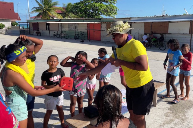 Un grand jeu de piste. a été organisé pour les enfants de l'atoll Un grand jeu de piste. a été organisé pour les enfants de l'atoll