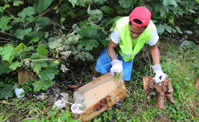 2013-07-26- NETTOYAGE PAPENOO (11) 2013-07-26- NETTOYAGE PAPENOO (11)