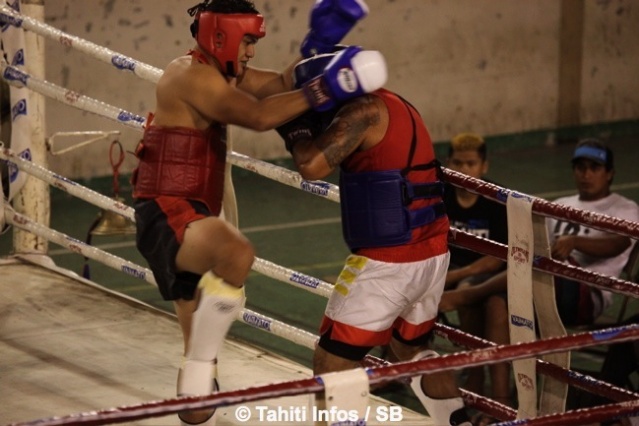 Un coup de genou qui va faire mal Un coup de genou qui va faire mal