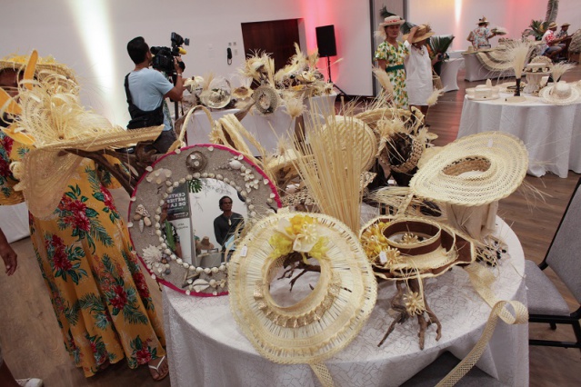 gbsy-231122-economie-artisanat-salon du chapeau-faa'a-013 gbsy-231122-economie-artisanat-salon du chapeau-faa'a-013