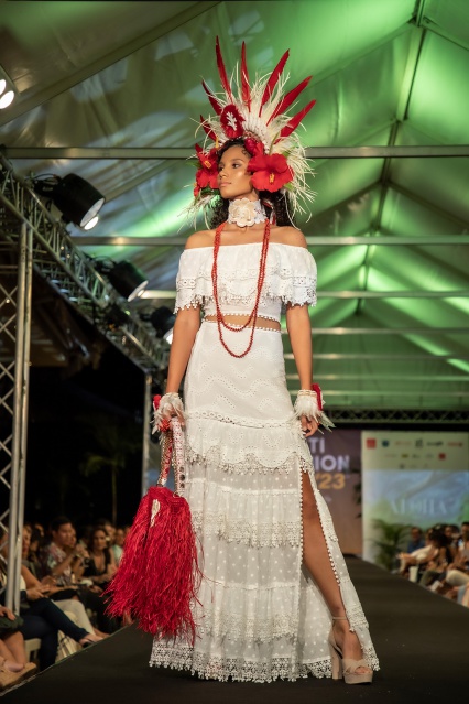 Kihei habillée par la boutique Aloha. © Tevahitua Brothers Kihei habillée par la boutique Aloha. © Tevahitua Brothers