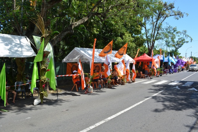 avenue de drapeaux à Pirae avenue de drapeaux à Pirae