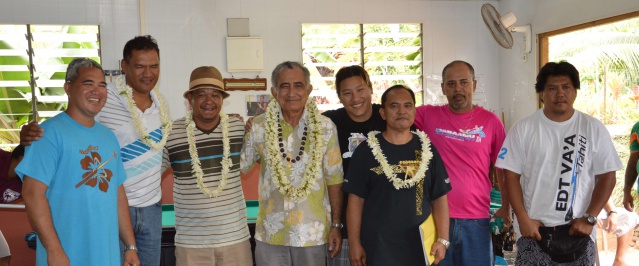M. RUAHE PR Tevari Billard, T. NENA, P. MAHUTA PR Fédé, Le Maire O. TEMARU, H. WANG CHEOU PR To'a Billard, C. RUAHE VP Fédé, A. HOLOZET PR sect billard Fei Pi, L. LEPEAN PR d'hon Fédé