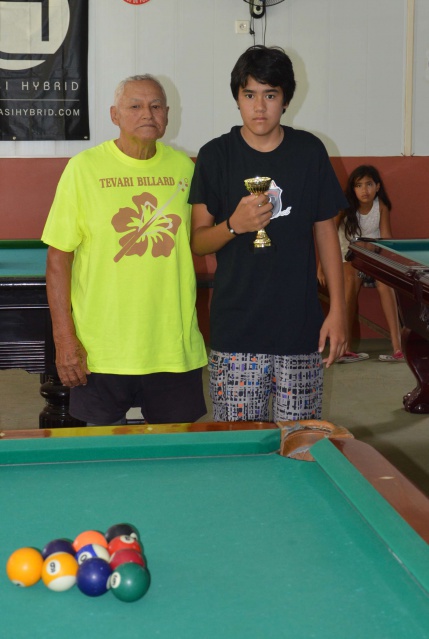 Papi RUAHE membre fondateur de Tevari Billard de Faa'a et Yann LEPEAN de To'a Billard