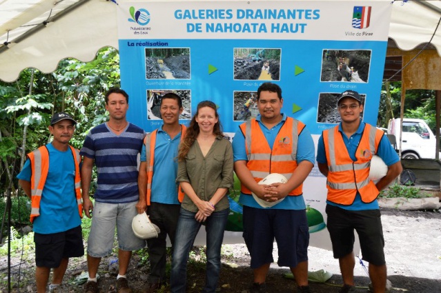 Les équipes techniques de la commune et de la polynésienne des eaux