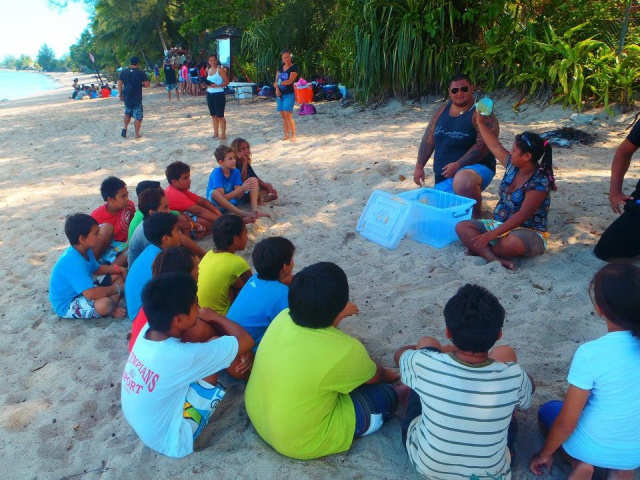 Enseignement pédagogique sur la plage du PK 18