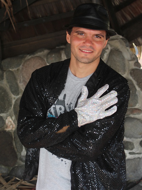 Wallid Jackson rendra hommage au roi de la pop ce samedi soir. Wallid Jackson rendra hommage au roi de la pop ce samedi soir.