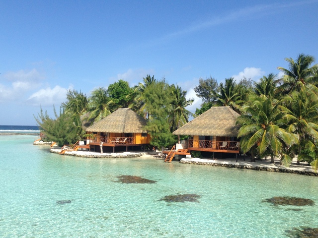 La Pirogue Api compte cinq bungalows, des suites, sur un nouveau motu. La Pirogue Api compte cinq bungalows, des suites, sur un nouveau motu.