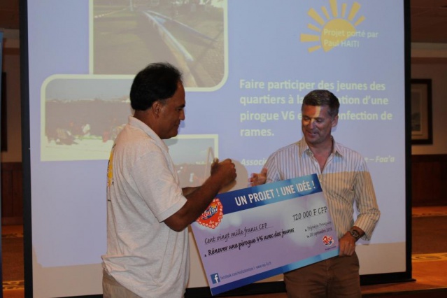 Paul Haiti de Kiwanis Tahiti Papeete a précisé que le prix (120 000 Fcfp) permettrait de rénover une pirogue (obtenue grâce à Tamarii Tp avec qui Kiwanis a un partenariat) et de construire des rames dans le cadre. 