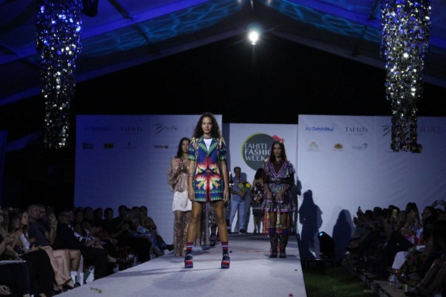Tahiti Fashion Week : Malia est la 1ère dauphine. Tahiti Fashion Week : Malia est la 1ère dauphine.