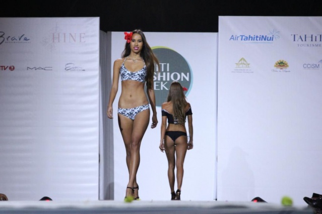 Deux pièces de Rereata Flyingcloud. Deux pièces de Rereata Flyingcloud.