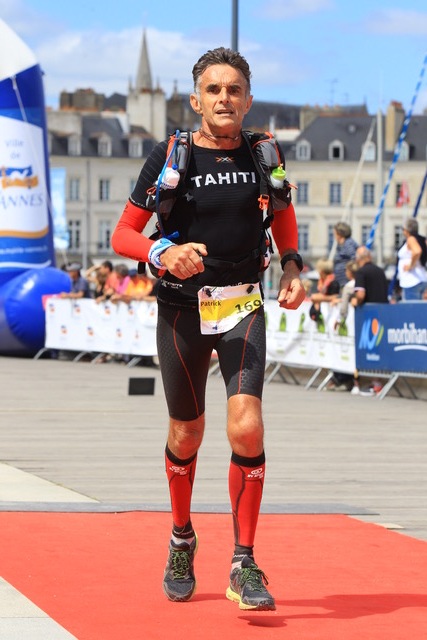 Sur la ligne de départ du grand raid, donné ce 30 juillet 2017 à 18 heurs sur l’esplanade du port de Vannes, se trouvaient mille partants. 