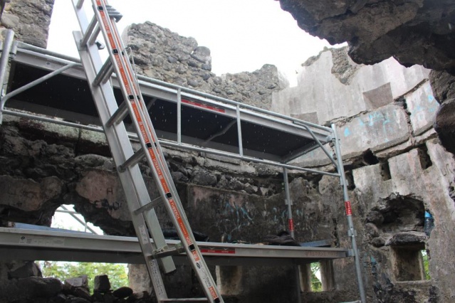 Fortin Pare iti : un plancher existait à l'époque pour pouvoir surveiller la zone.