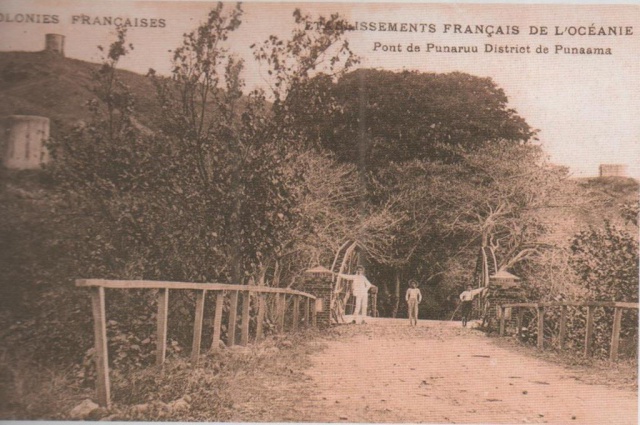 Dans la zone, il existe trois fortins. Deux d'entre eux dont Pare iti sont classés.