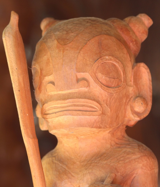 Tiki en bois de rose brut et non poncé