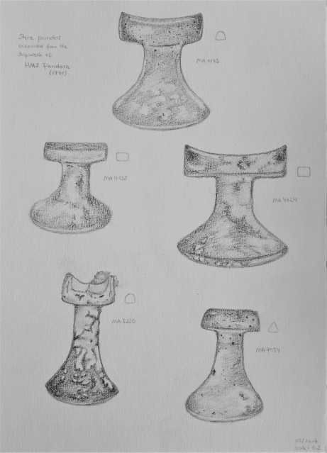 Trésors polynésiens retrouvés dans l'épave de la Pandora.