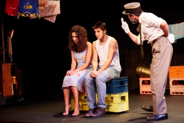 La Main de Leïla d'Aïda Asgharzadeh et Kamel Isker. Mise en scène Régis Vallée.