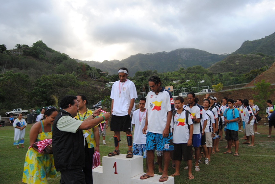 Remise des médailles Foot.jpg Remise des médailles Foot.jpg